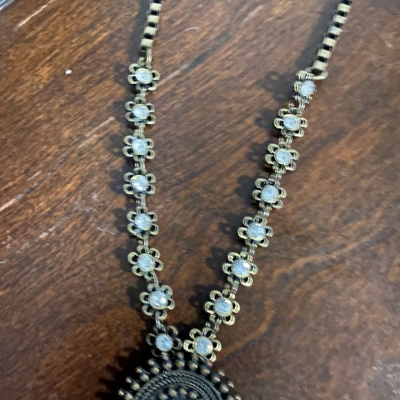 ⭐️Brass Necklace & rhinestone - Picture 2 of 2